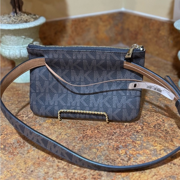 Michael Kors belt bag, NWT - Picture 2 of 6